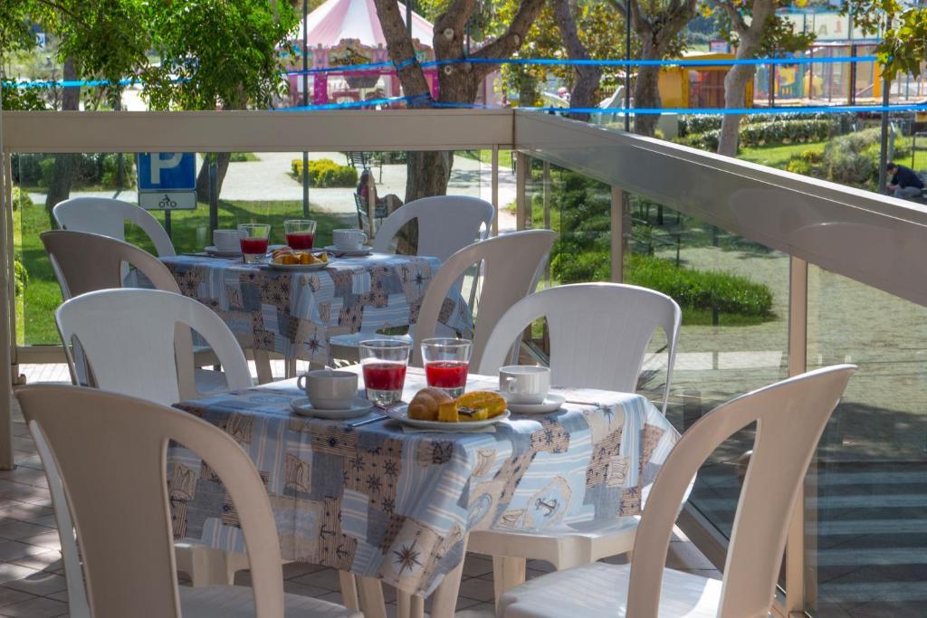 Hotel Astoria Misano Adriatico Exterior foto